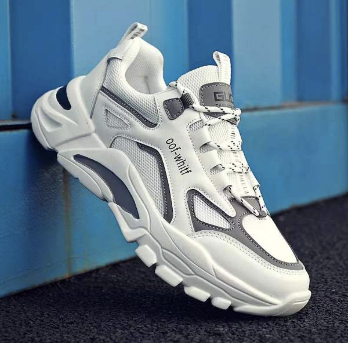 Sneaker